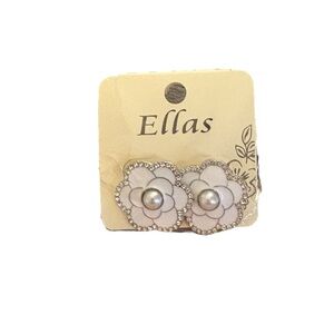 Pearl White Flower Earrings